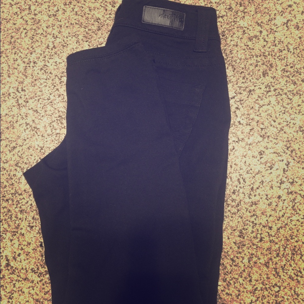 SOLD! Women’s skinny black dress pants